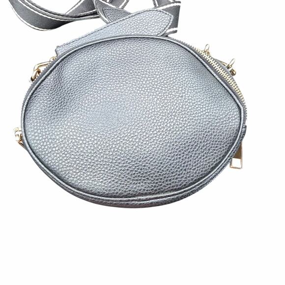 Marc Jacobs Black Pebbled Leather Round Crossbody Bag - Picture 3 of 12